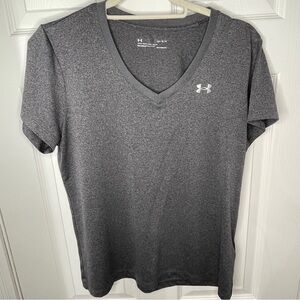 Under Armour HeatGear Gray V-Neck Short Sleeve Tee Shirt Size L Loose Fit
